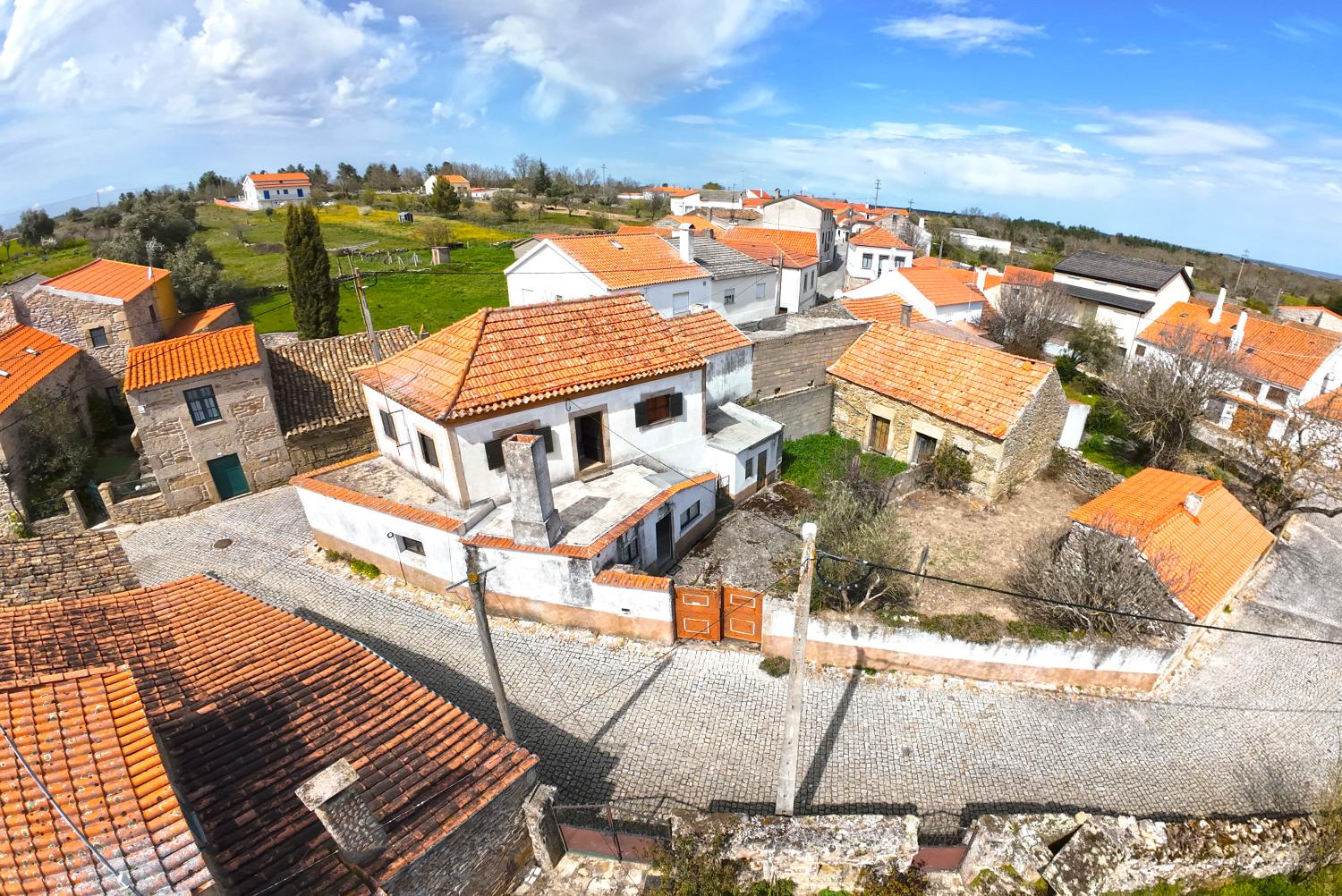  for sale house Ade Almeida 1