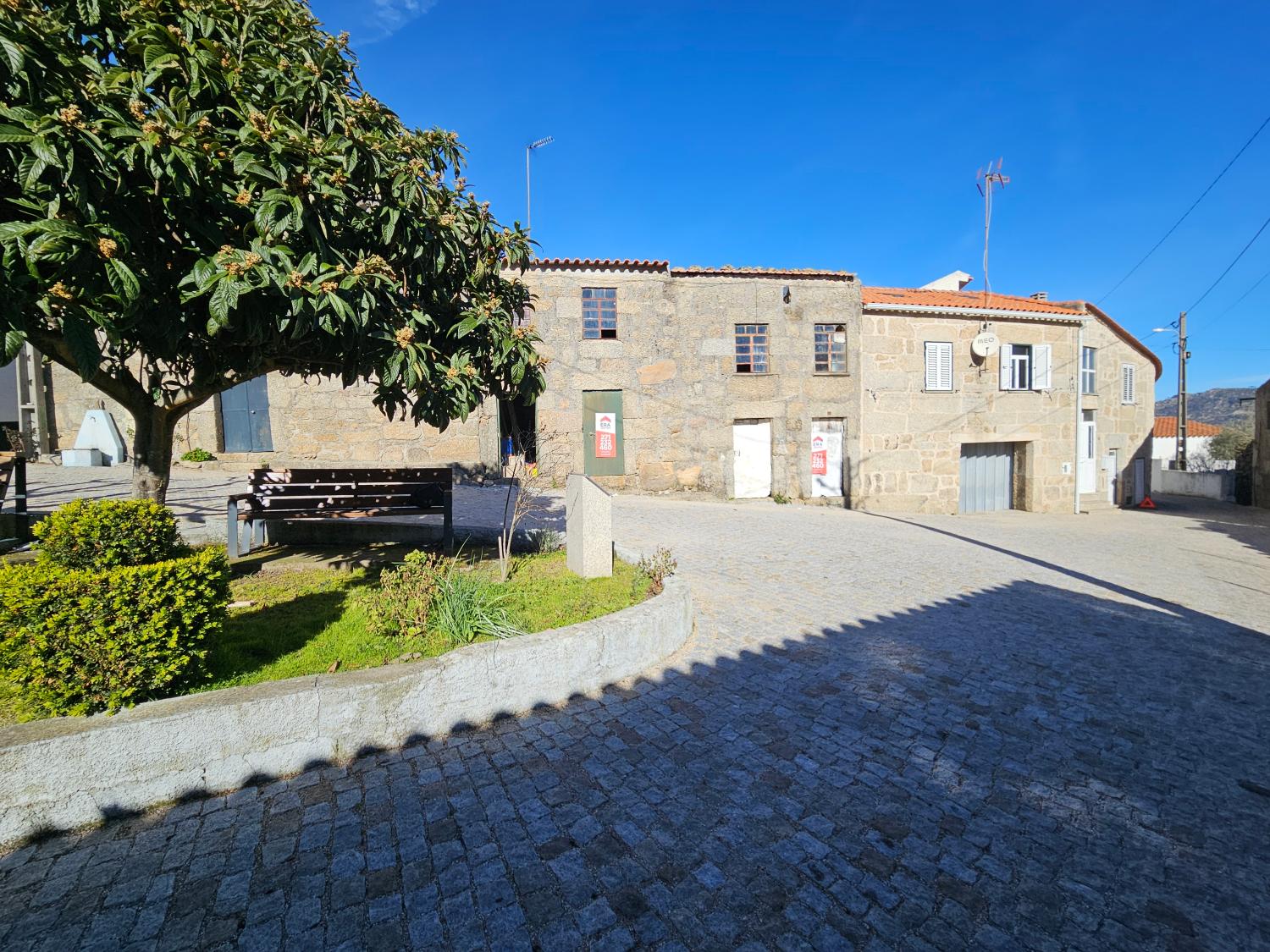  for sale village house Aldeia Viçosa Guarda 1