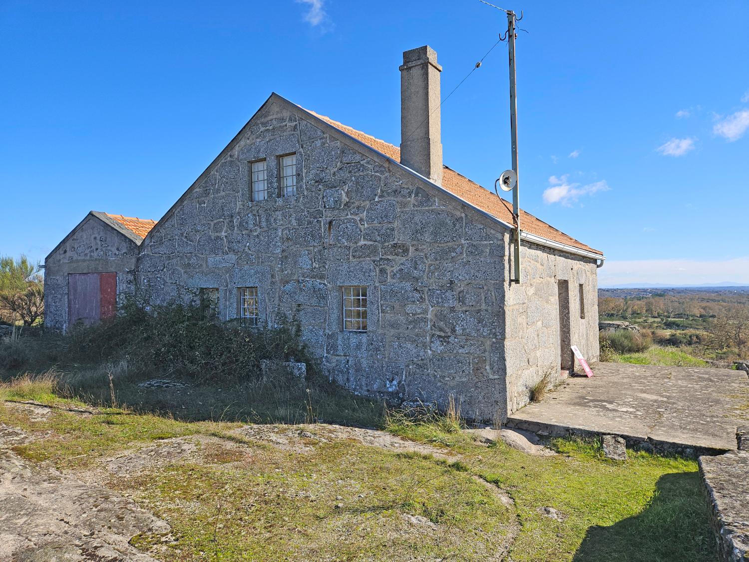  for sale detached house Donfins Guarda 1