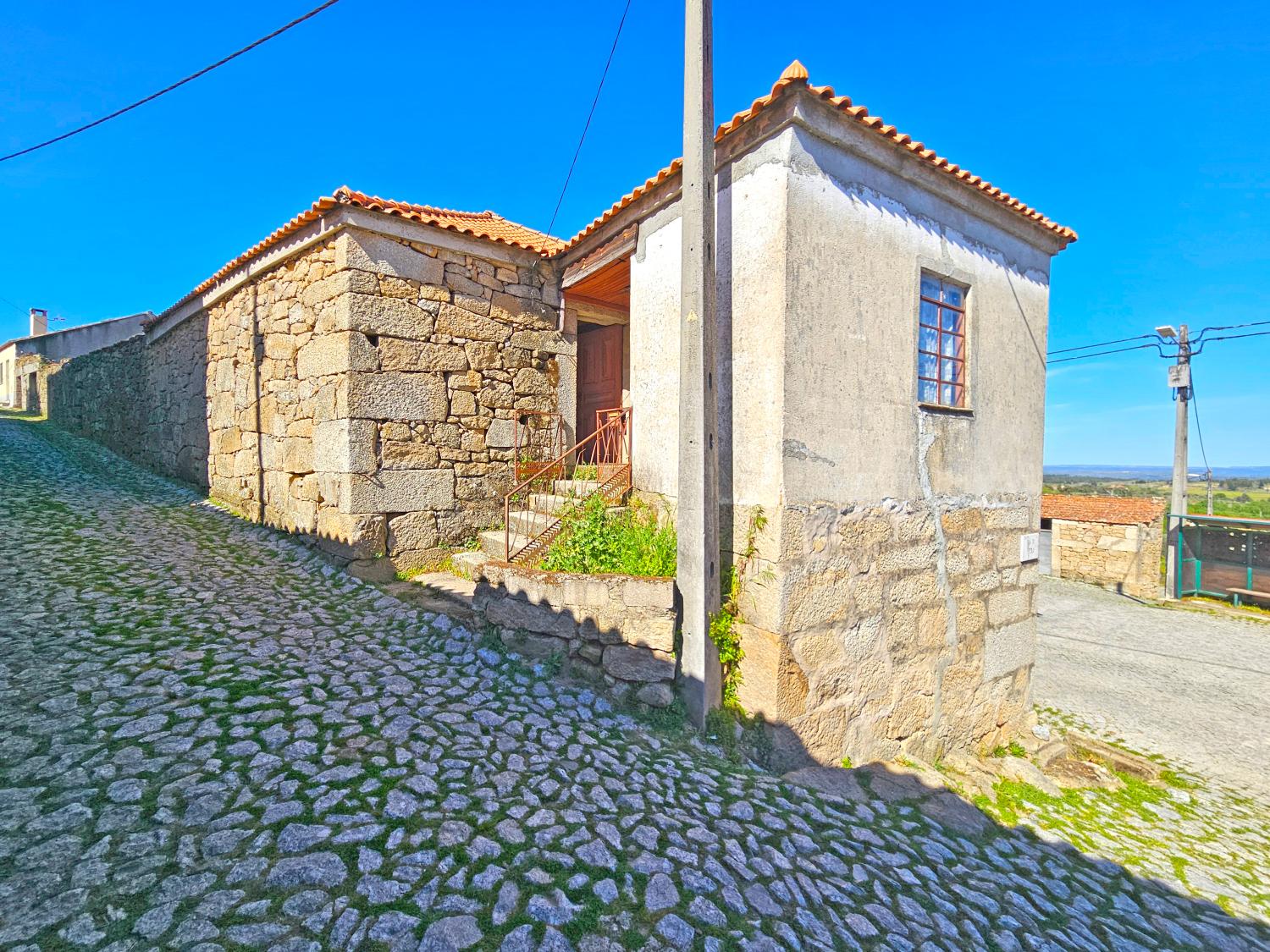 for sale village house Rabaçal Mêda 3