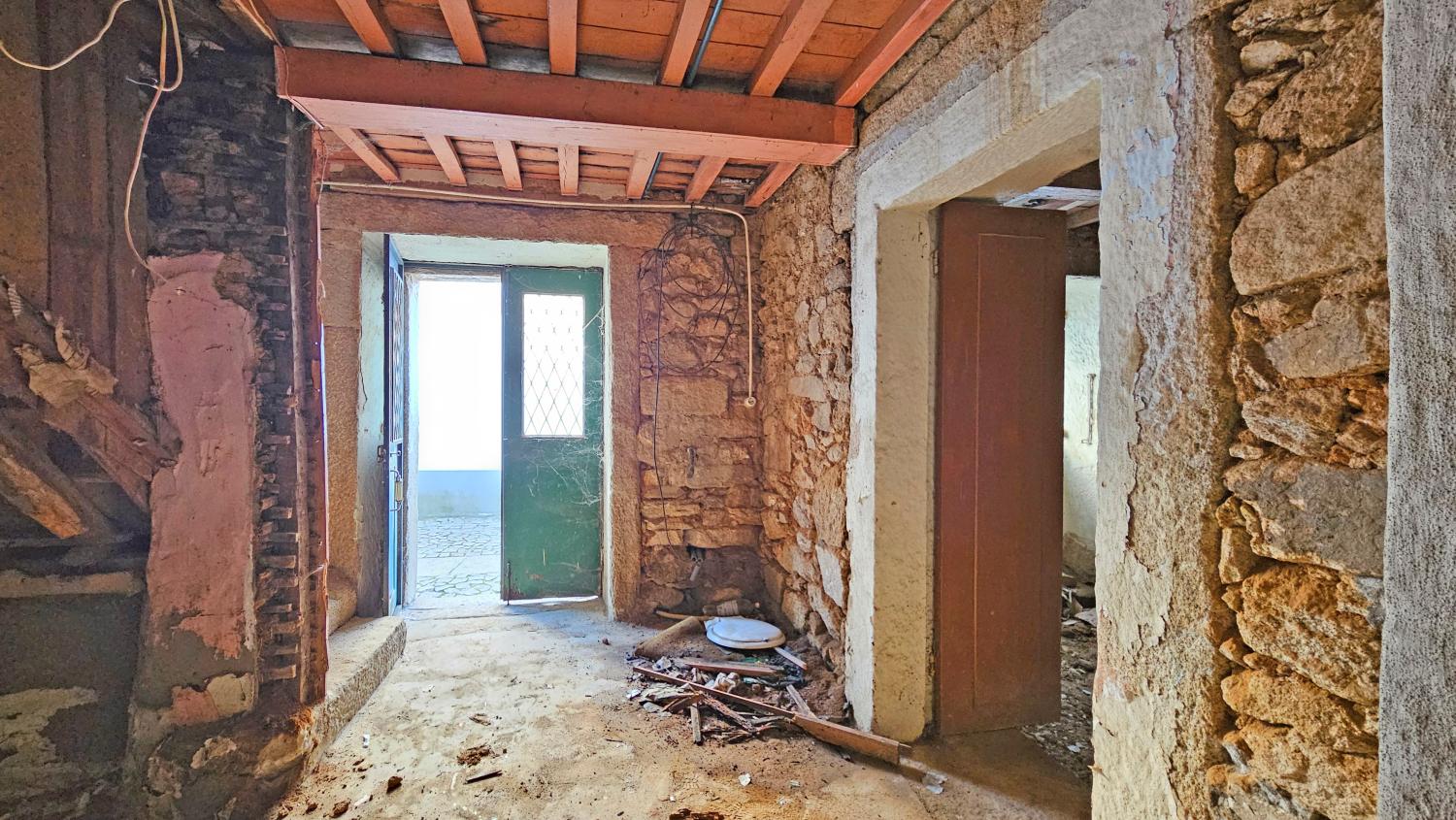  for sale village house Almeida Almeida 11