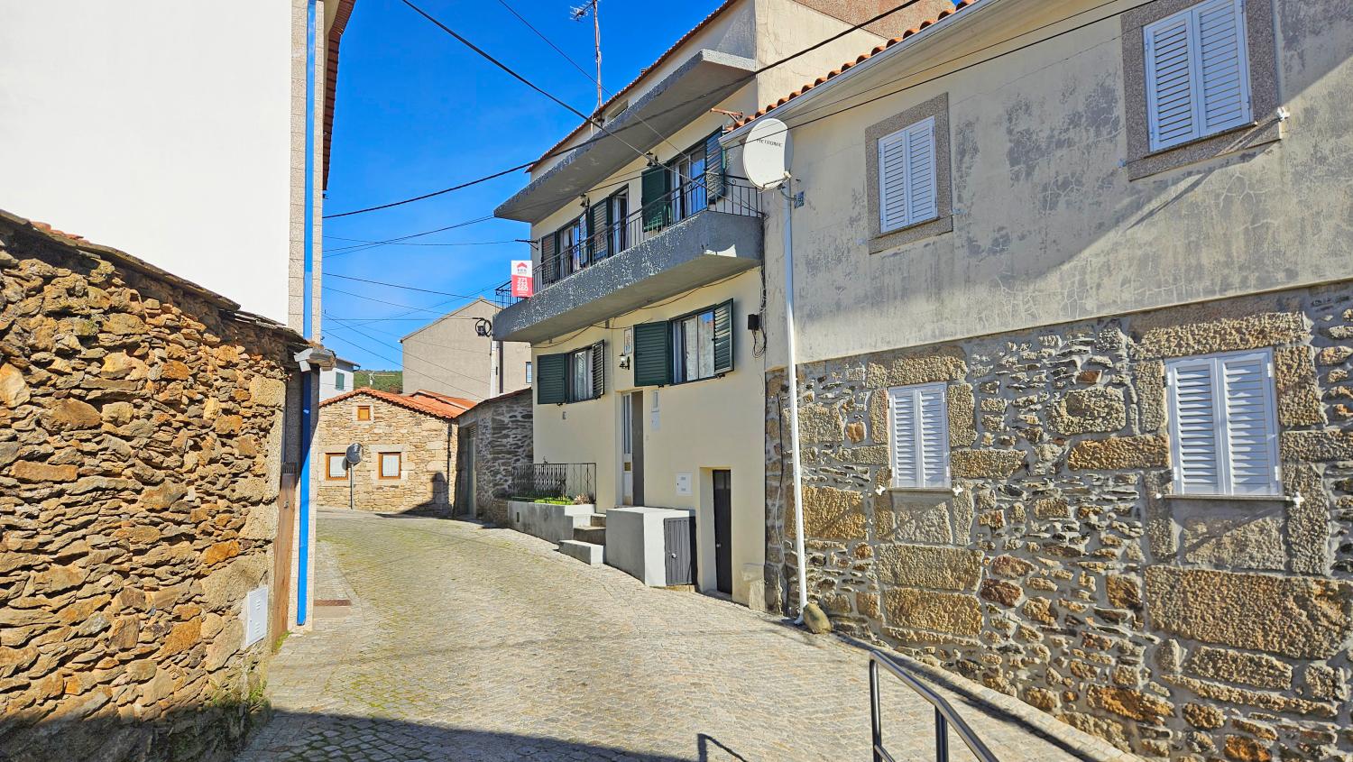 for sale village house Videmonte Guarda 2
