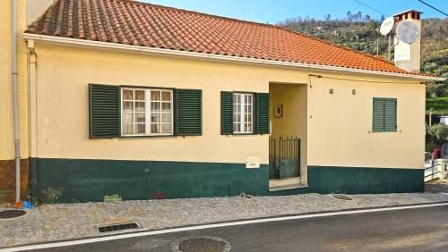 Famalicão Guarda village house foto